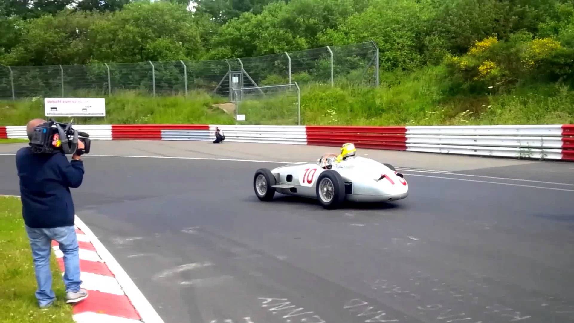 Mercedes engine sound #3