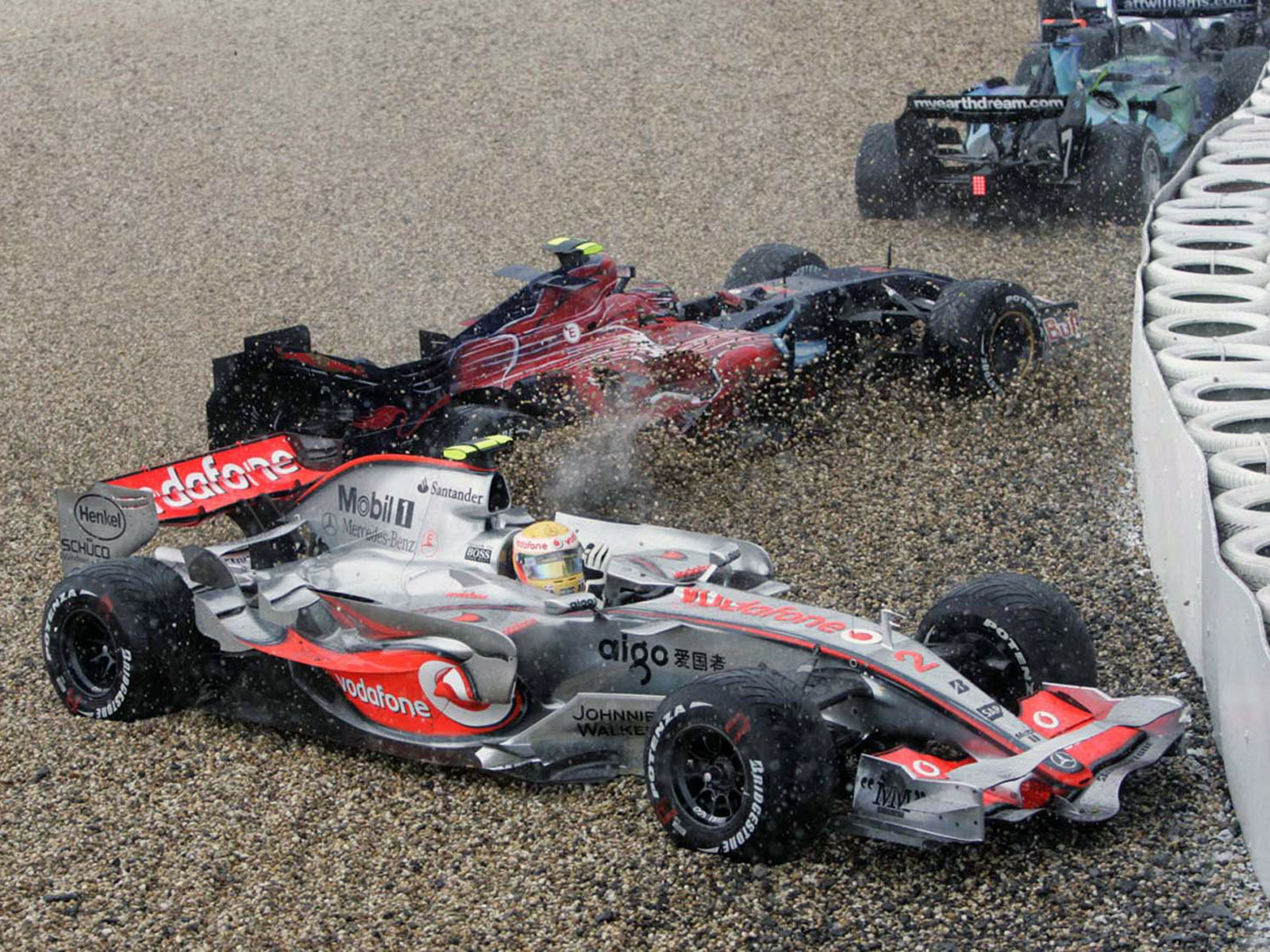 Crashed F1 cars everywhere 2007 F1 GP of Europe