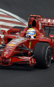 Εν πλω με τη Ferrari F2007 γύρω από την πίστα Imola