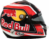 2017 Daniil Kvyat helmet