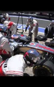 Vodafone McLaren Mercedes 'Managing Director Jonathan Neale chats voor op Spa