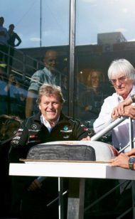 Schumacher recebe oferta de emprego da Mercedes