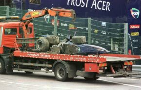 Luciano Burti crashed Prost car (2001)
