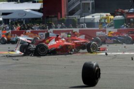 Fernando Alonso Crash F1 Belgium GP