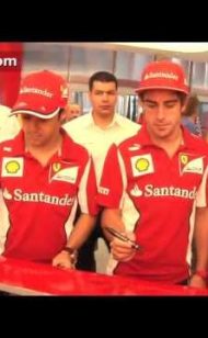 Zu Ferrari World in Abu Dhabi für eine Reise durch Italien