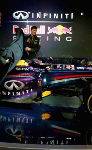 Red Bull เรซซิ่งเผยโฉมปี 2013 F1 รถ RB9