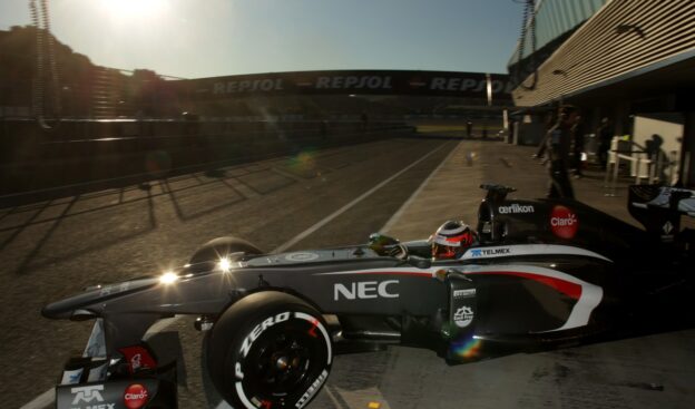 2013 official F1 test in Jerez started 1 2013 official F1 test in Jerez started