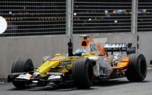 2008 Renault RS28 driven by Fernando Alonso who won in Singapore