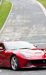 2013 สัมภาษณ์อลอนโซ่ในขณะขับรถ Nordschleife