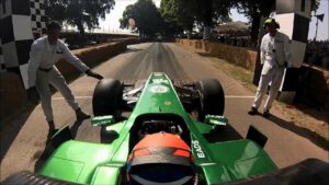 Patrick Friesacher toma el RB8 para un paseo