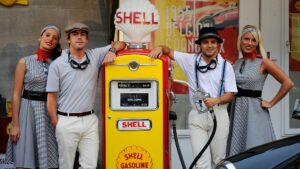 Carey: F1 looking into alternative fuels