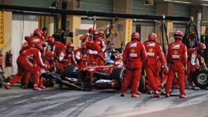 Ferrai F138 pitstop with Alonso