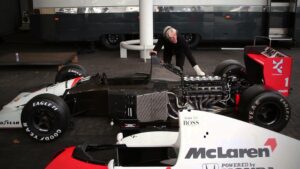 FIRE UP sound 1991 McLaren MP4/6 V12 F1 engine