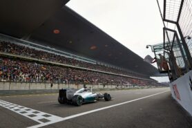 Chinese F1 GP race report: Hamilton completes victory hat-trick
