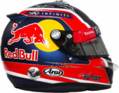 2015 Daniil Kvyat helmet