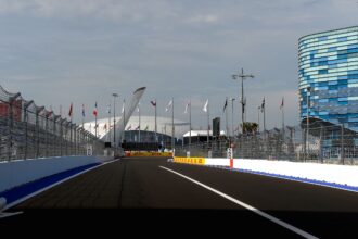 Direct na start finish van het Sochi circuit