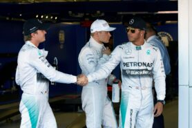 Nico Rosberg onnittelee Lewis Hamiltonia
