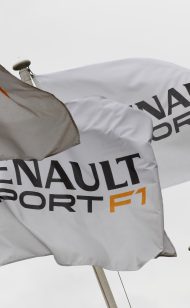 Renault pushes FIA to enforce oil burn rules