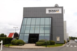 Renault to announce team details in February