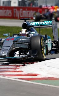 Four teams tweaked 'flexi' wing designs
