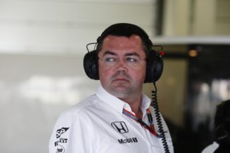 Eric Boullier in de garage.