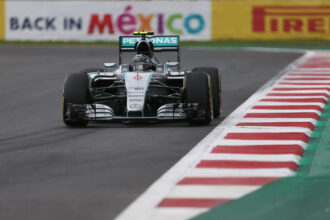 Nico RosbergがメキシコのAutodromo Hermanos Rodriguezにドライブ