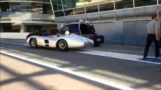 Lewis Hamilton, Sir Stirling Moss and two Classic Silver Arrows at Monza! Pure Magic!