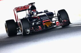 Max Verstappen ajaa Scuderia Toro Rosso STR10 Renaultia