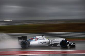 Felipe Massa, Williams FW37 Mercedes conduciendo bajo la lluvia