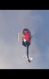 F1 kierowca Mark Webber wykonuje salto w tył helikopterem!