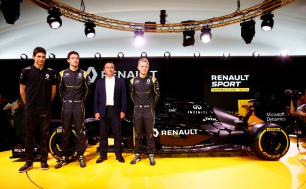 Doornbos: Magnussen 'bigger talent' than Palmer 1 (L-R) Esteban Ocon, Jolyon Palmer, Jerome Stoll and Kevin Magnussen