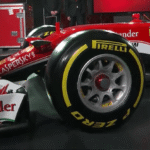 Nahaufnahme des Ferrari SF16-H von vorne