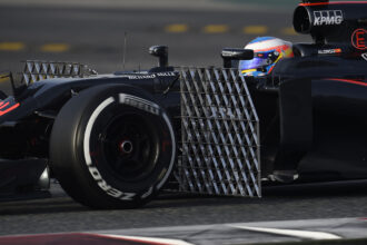 Feranando Alonso fährt den McLaren MP4-31