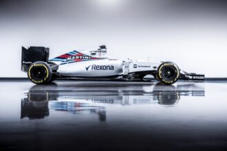 威廉姆斯FW38右侧视图