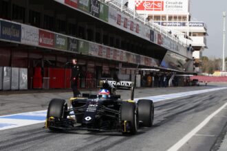 Jolyon Palmer fährt den Renault RS16