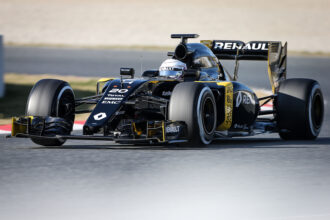 Magnussen: Renault 'happier' team than McLaren