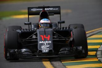 Fernando Alonso na torze.