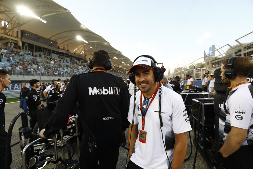 Alonso says Button criticism 'not fair'