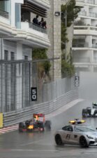 维伦纽夫猛击 safety car 从摩纳哥出发