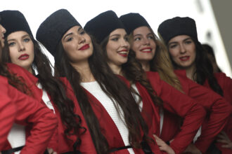 Russia pressing ahead with 'grid girls' plan