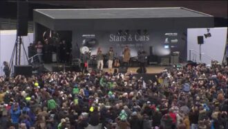 Hamilton & Rosberg (Deutch) interview stars & cars 2014