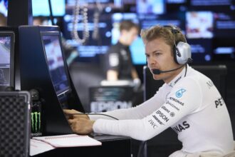 Italy backs Rosberg over FIA penalty