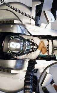 Le chiamate crescono perché la chiusura della radio finisca