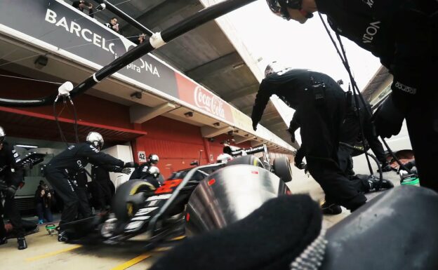 The Art of the F1 Pitstop 1 The Art of the F1 Pitstop