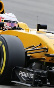 Pundit: Magnussen must do more to secure future
