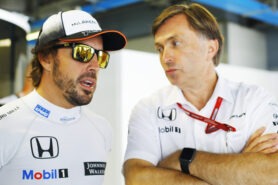 Fernando Alonso talks to COO Jost Capito. Italian GP F1/2016.