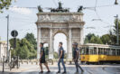 Daniel Ricciardo, Carlos Sainz Jr. and Daniil Kvjat are crossing the street in front of Arco della Pace, Milano F1/2016