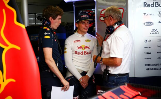 Marko: Big teams deserve more money 1 MONZA, ITALY F1/2016: Max Verstappen of Red Bull Racing talks with Red Bull Racing Team Consultant Dr Helmut Marko in the garage during practice.
