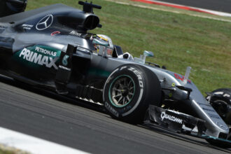 Mercedes Pirelli 2016