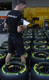 FIA says teams must settle Bahrain test dispute